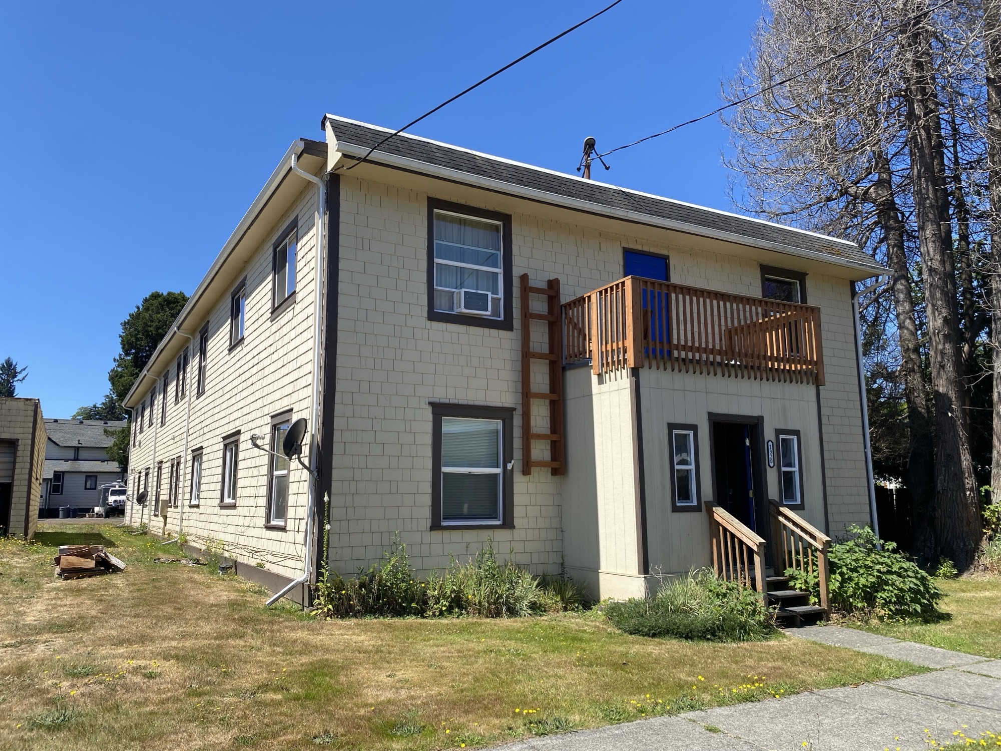 3rd St. (1320) New - 2