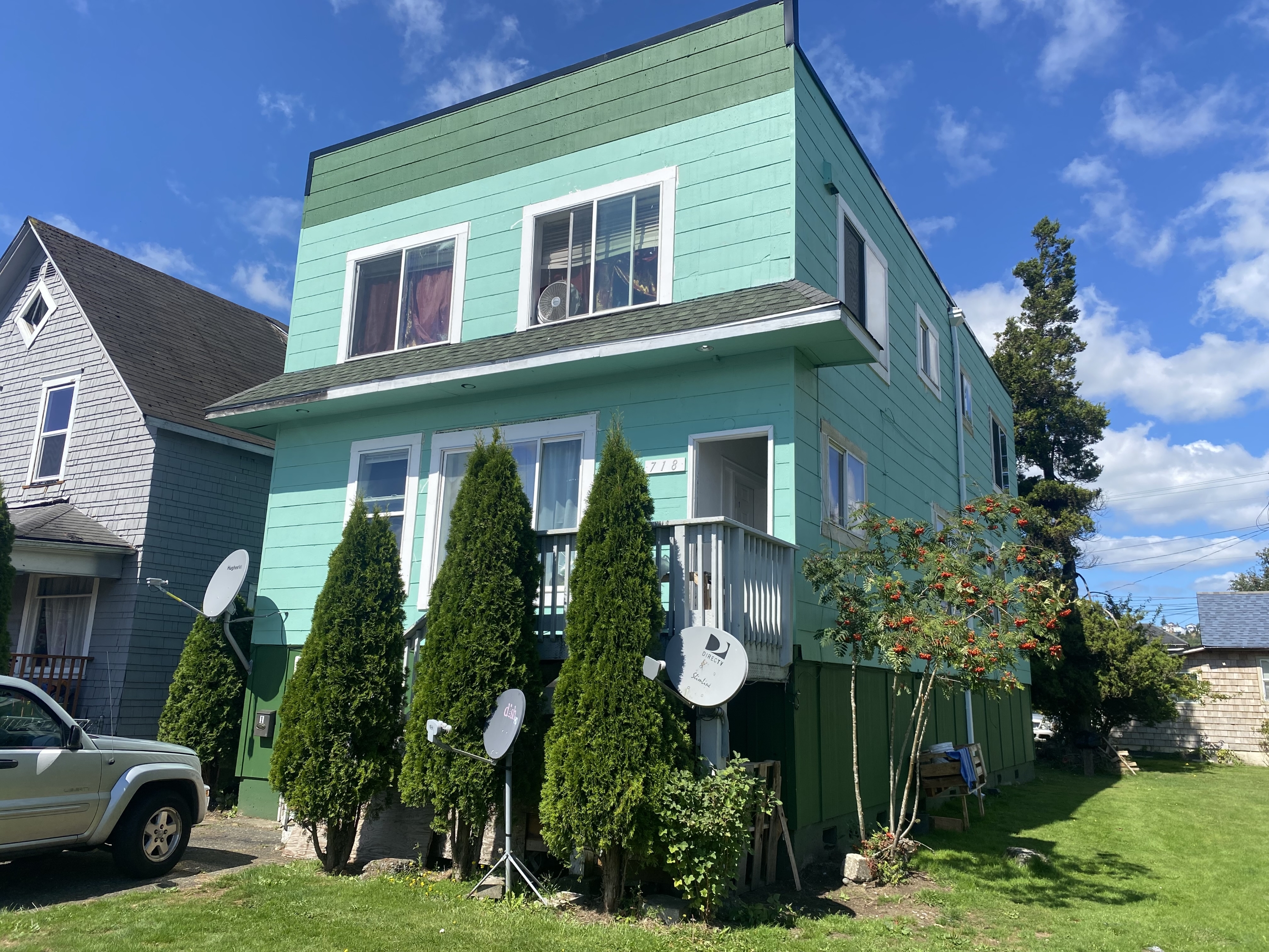 718 West 1st Street - 2
