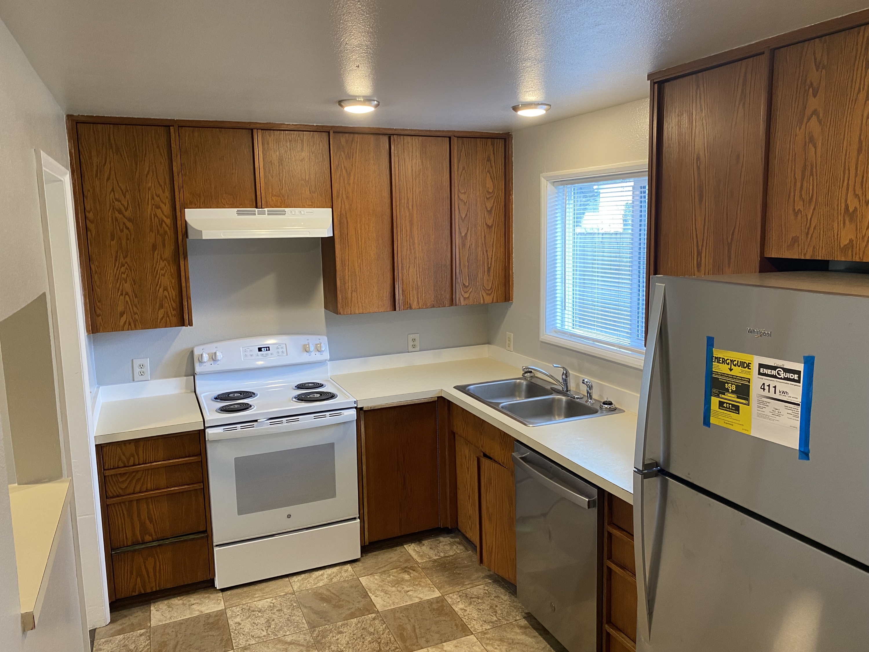 210 W Pacific Ave #4